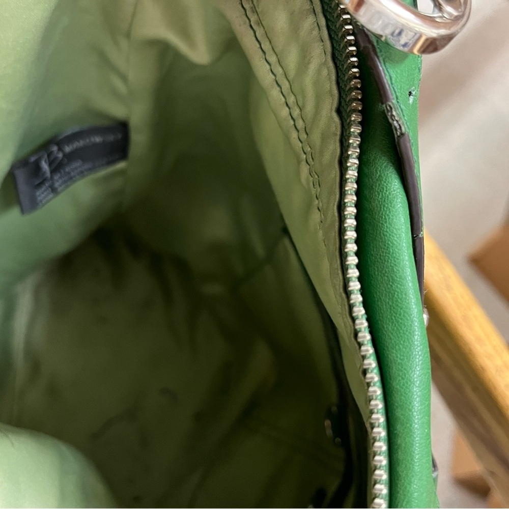 B. Makowsky green soft leather purse with crossbody option fabulous hardware - Picture 8 of 9